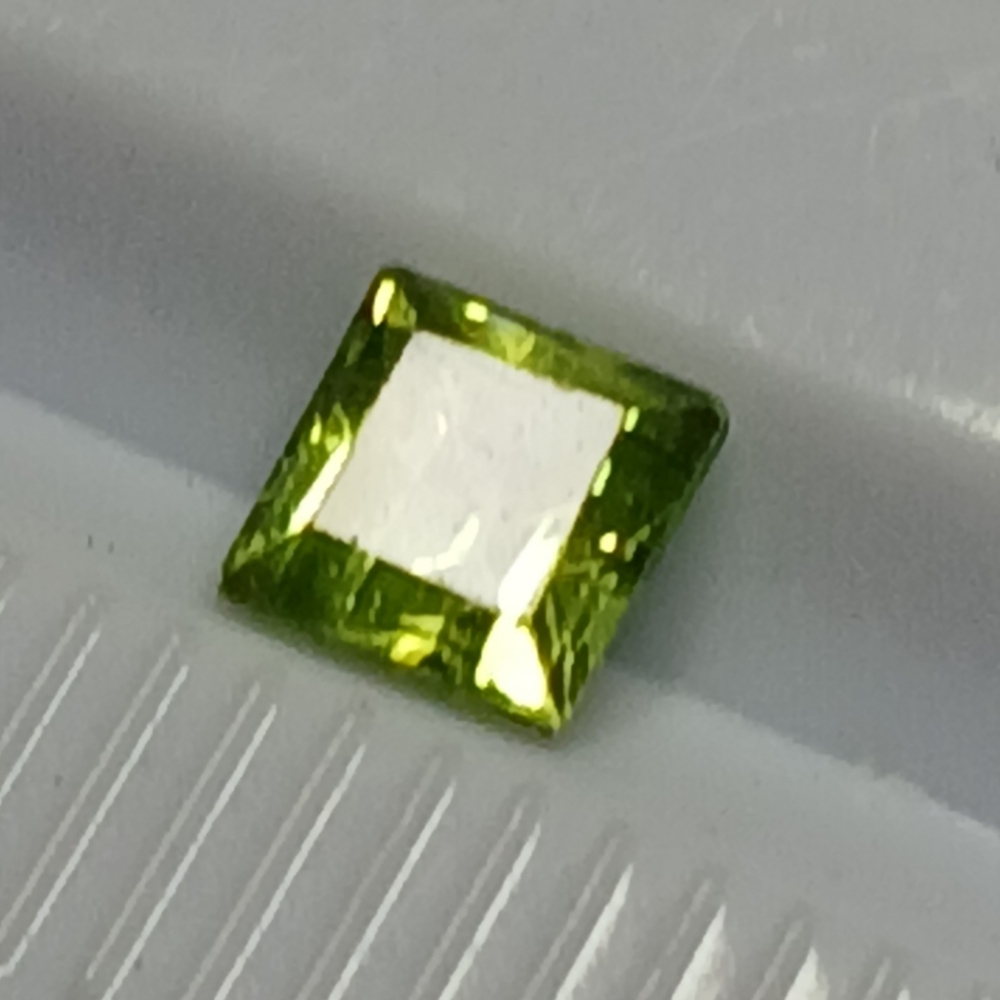 Square Green Peridot Gemstone 4mm